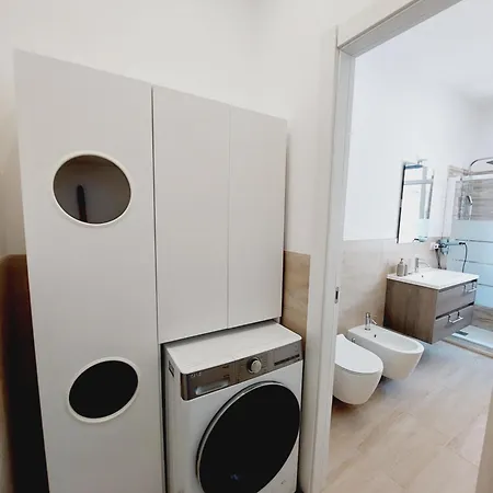 I Apartment *